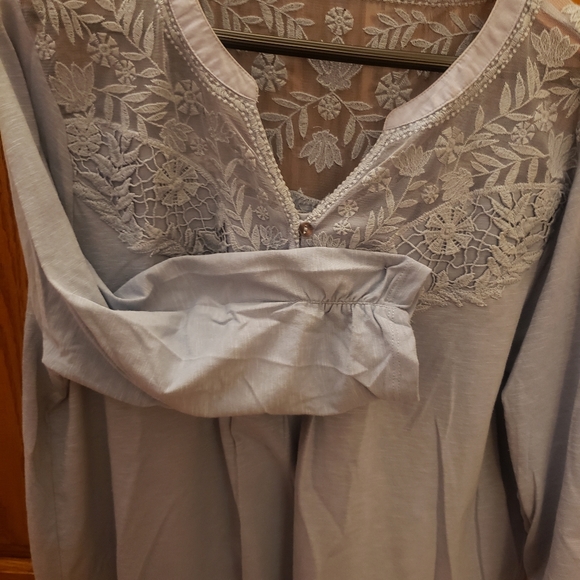Lace Top Blouse! - Picture 6 of 6